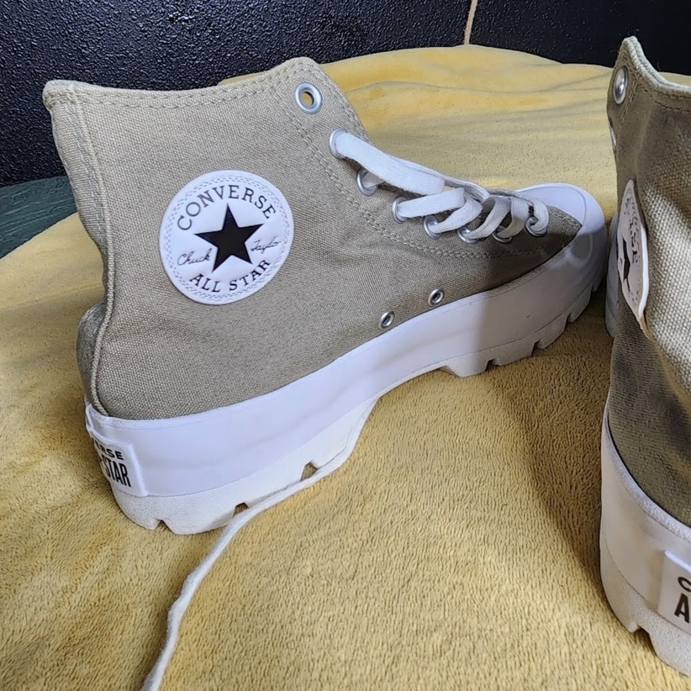 Converse Chuck Taylor‎ All Star Lugged Hi Green Canvas Shoes Sneakers Women's 10
